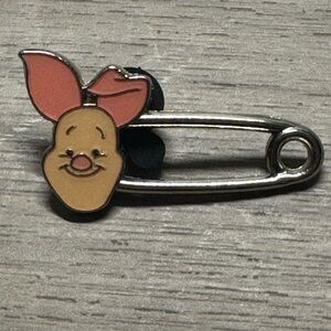 5/$25 Disney Winnie The Pooh Safety Pin Piglet Pin
